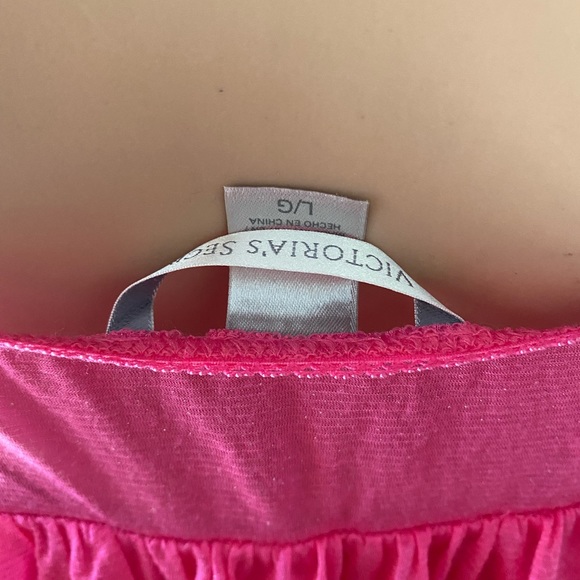 Victoria Secret Large Ruffled Top - Picture 7 of 7